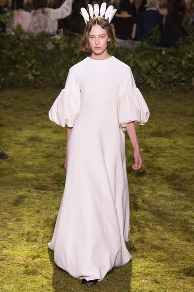 Look 11